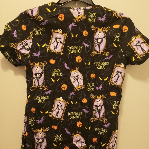 Lot Of 2 Halloween Womens Scrubs Size Small Nightmare Before Christmas & Ghosts - Picture 2 of 11